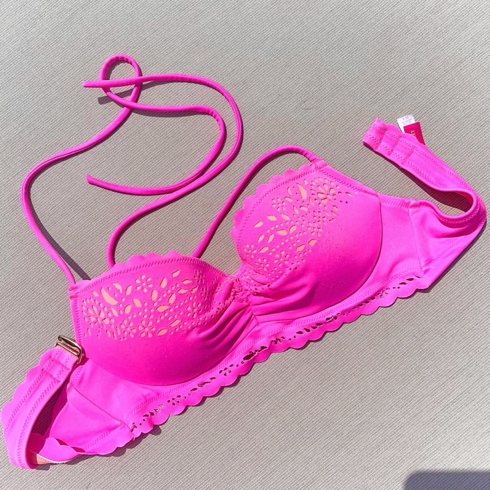 COPY - 🎥 vs bikini top